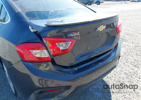 2016 Chevrolet Cruze Premier z USA, uszkodzony, nr VIN 1G1BG5SM2G7321064